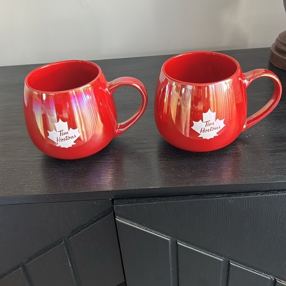 TIM HORTONS Red Luster Iridescent Maple Leaf Coffee Tea Mugs, Set of 2 - Picture 13 of 14